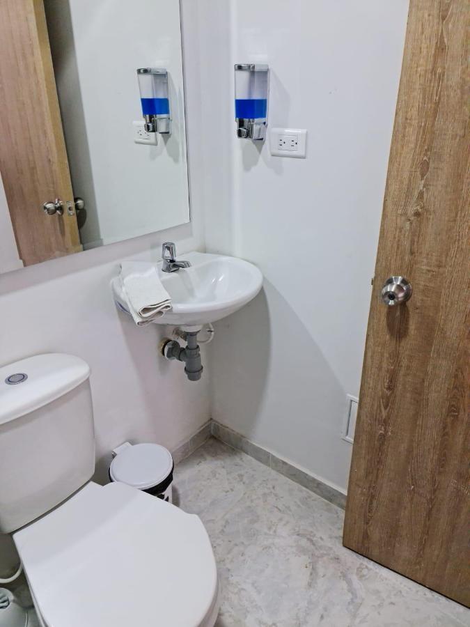 Completo Parqueadero - - Cerezo Apartment Ibague